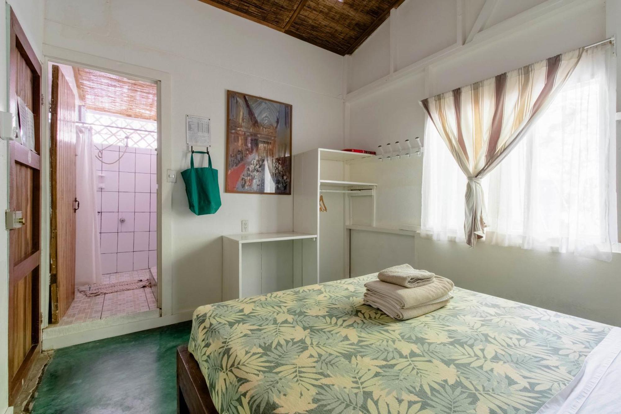Bed & Breakfast Bajo El Arbol *